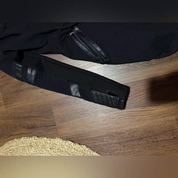 BLANC NOIR
Maitri Traveler Jac $200 black faux leather active casual spring - Picture 16 of 16